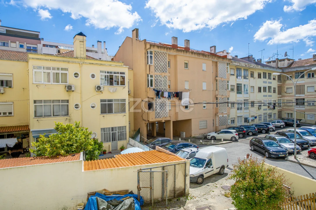 Apartamento T2 para Venda em Algés, Linda-A-Velha e Cruz Quebrada-Dafundo Foto 25