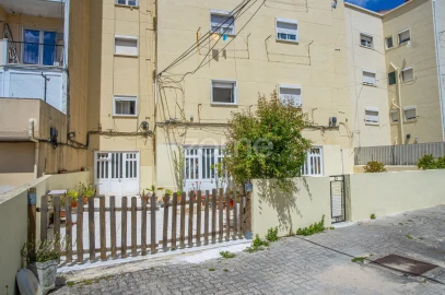 Apartamento T2 para Venda em Algés, Linda-A-Velha e Cruz Quebrada-Dafundo