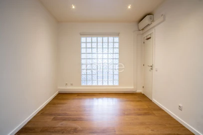 Apartamento T2 para Venda em Algés, Linda-A-Velha e Cruz Quebrada-Dafundo