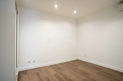 Apartamento T2 para Venda em Algés, Linda-A-Velha e Cruz Quebrada-Dafundo