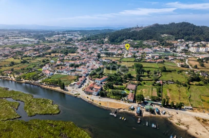 Moradia T5 para Venda em Darque