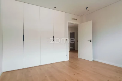 Moradia T5 para Venda em Darque