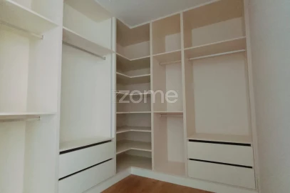 Moradia T5 para Venda em Darque