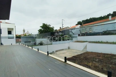 Moradia T5 para Venda em Darque