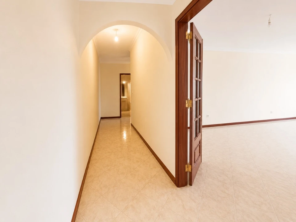 Apartamento T2 para Venda em Algueirão-Mem Martins Foto 4