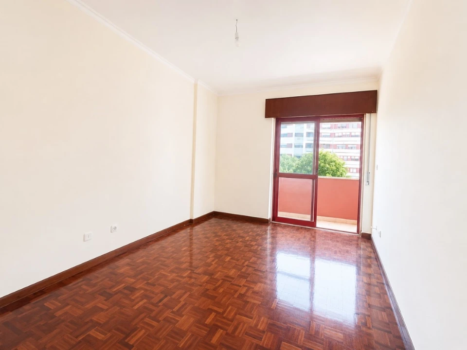 Apartamento T2 para Venda em Algueirão-Mem Martins Foto 11