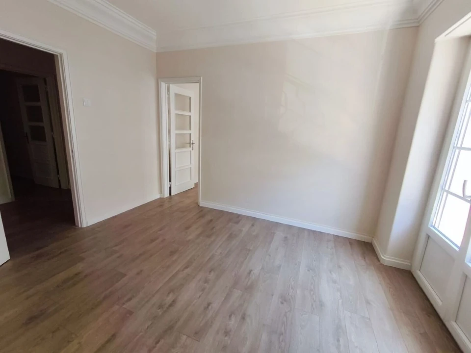 Apartamento T4 para Venda em Campolide Foto 2