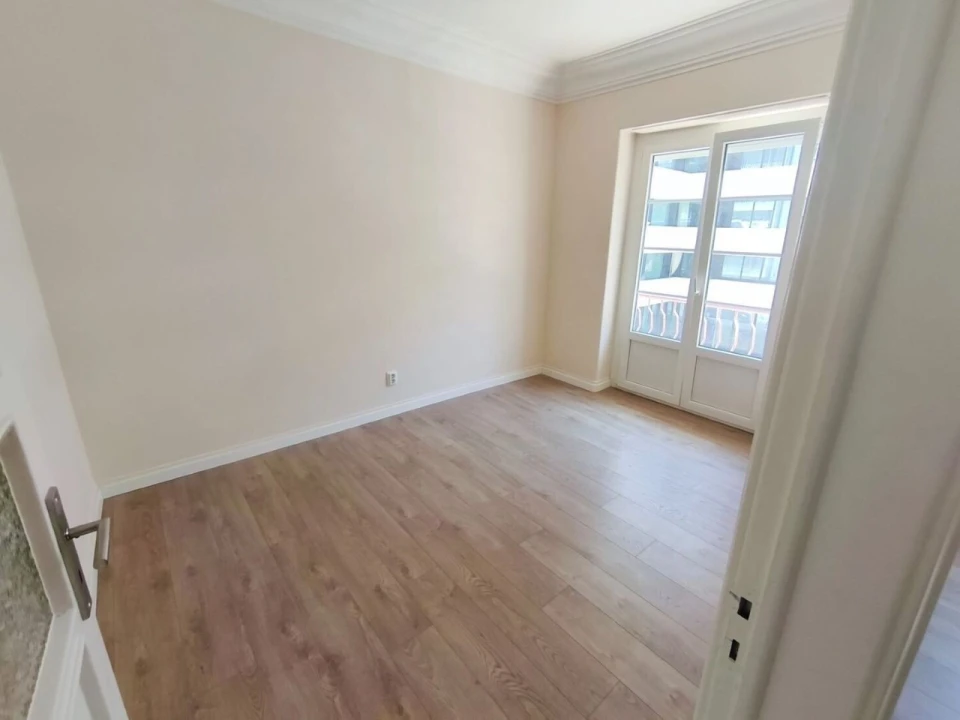 Apartamento T4 para Venda em Campolide Foto 4