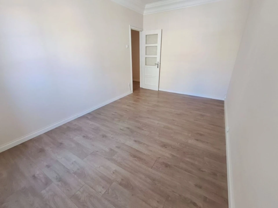 Apartamento T4 para Venda em Campolide Foto 11
