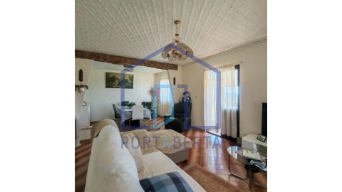 Moradia T4 para Venda em Cimo de Vila da Castanheira