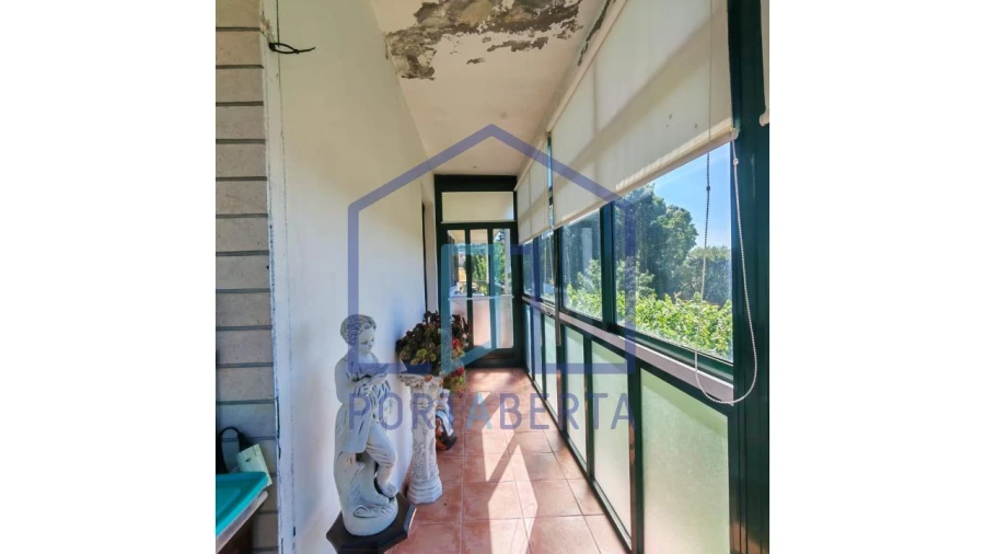 Moradia T4 para Venda em Cimo de Vila da Castanheira Foto 6