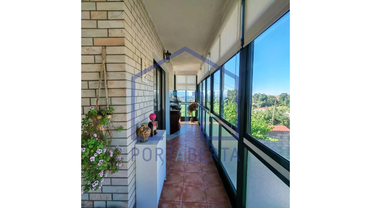 Moradia T4 para Venda em Cimo de Vila da Castanheira Foto 5