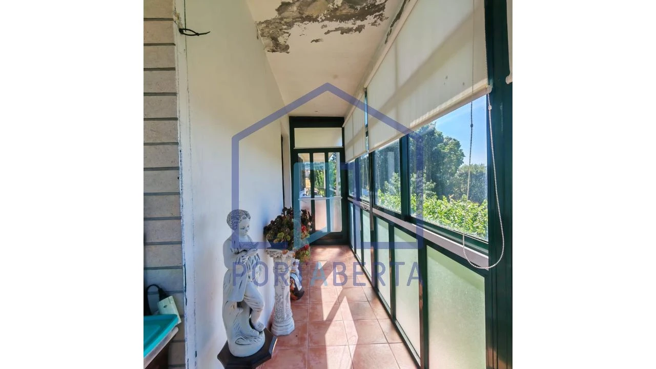 Moradia T4 para Venda em Cimo de Vila da Castanheira Foto 6