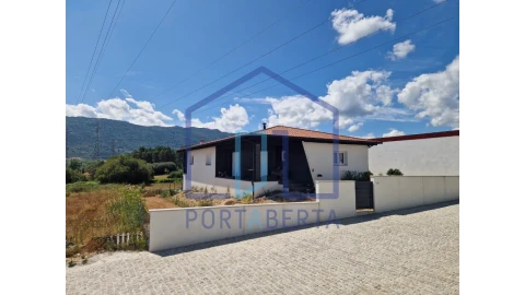 Moradia T3 para Venda em São Pedro de Agostem