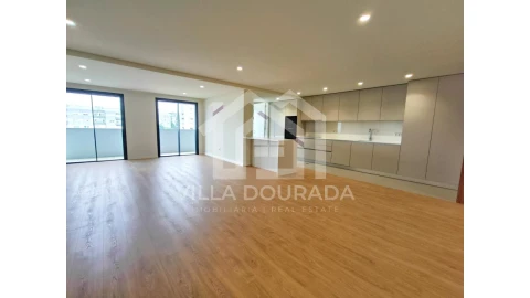 Apartamento T3 para Arrendamento em Santa Marinha e São Pedro da Afurada