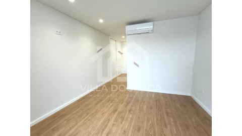 Apartamento T3 para Arrendamento em Santa Marinha e São Pedro da Afurada