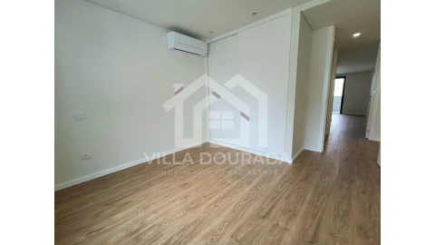 Apartamento T3 para Arrendamento em Santa Marinha e São Pedro da Afurada
