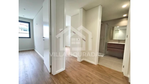 Apartamento T3 para Arrendamento em Santa Marinha e São Pedro da Afurada