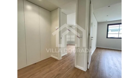 Apartamento T3 para Arrendamento em Santa Marinha e São Pedro da Afurada