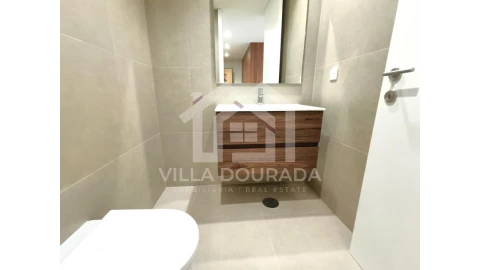 Apartamento T3 para Arrendamento em Santa Marinha e São Pedro da Afurada