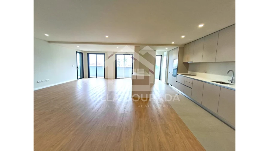 Apartamento T3 para Arrendamento em Santa Marinha e São Pedro da Afurada Foto 3