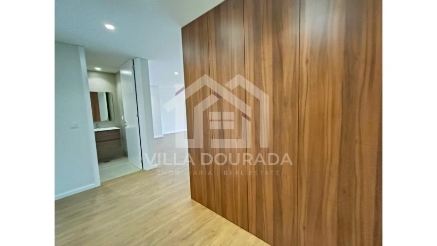 Apartamento T3 para Arrendamento em Santa Marinha e São Pedro da Afurada Foto 22