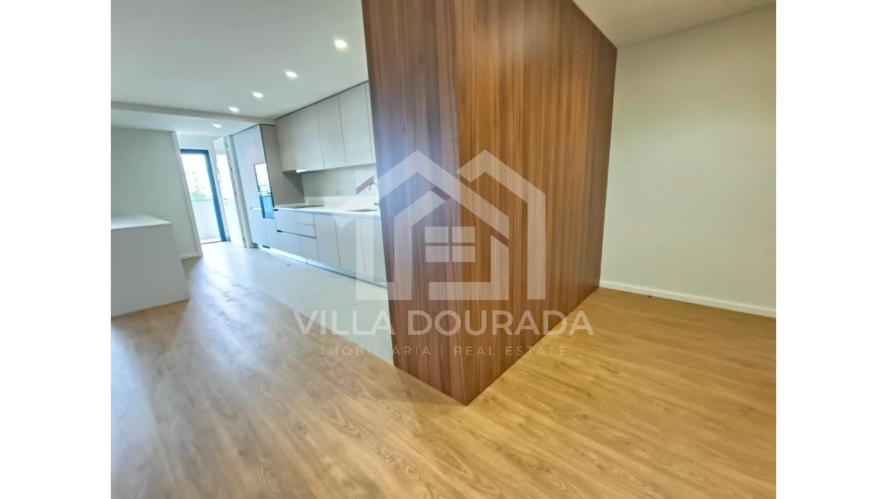 Apartamento T3 para Arrendamento em Santa Marinha e São Pedro da Afurada Foto 2