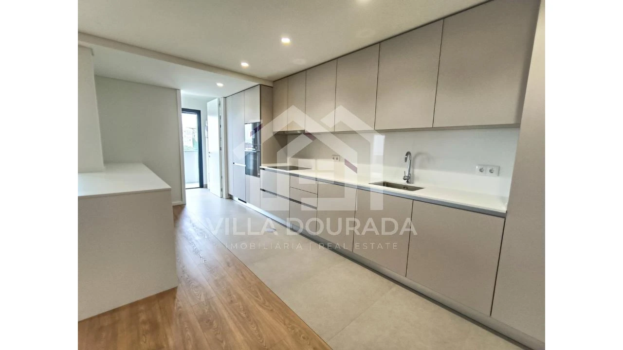 Apartamento T3 para Arrendamento em Santa Marinha e São Pedro da Afurada Foto 6