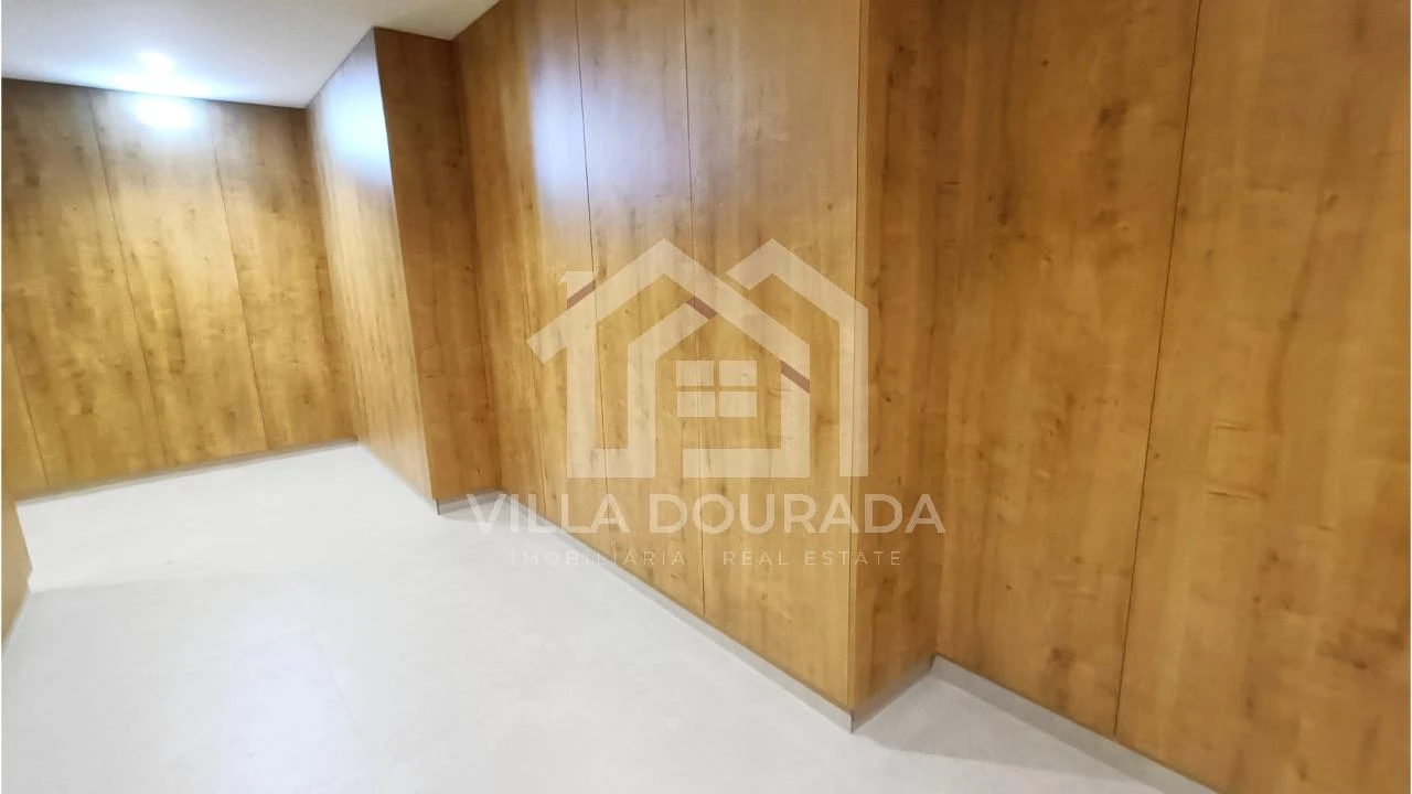 Apartamento T3 para Arrendamento em Santa Marinha e São Pedro da Afurada Foto 28