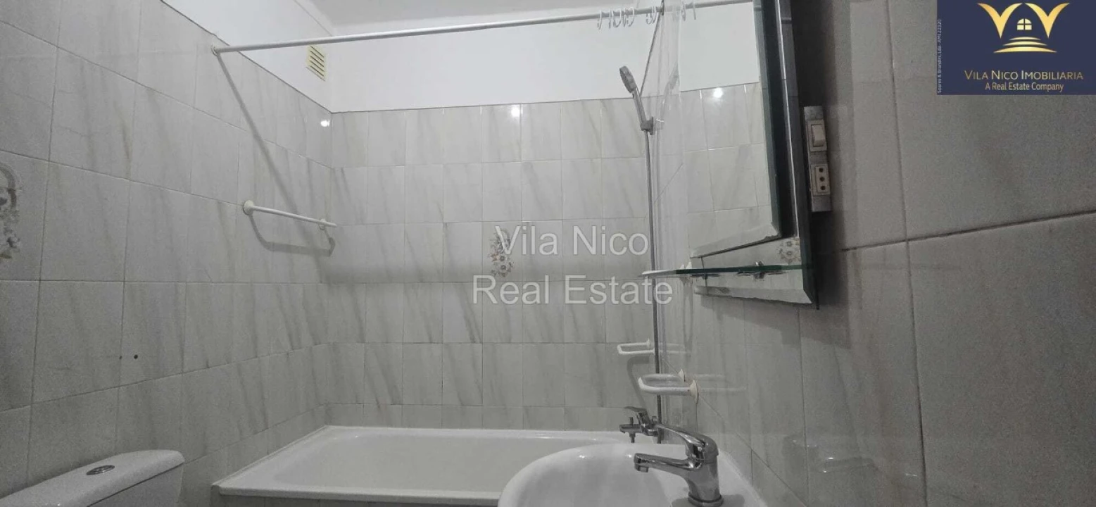 Apartamento T2 para Venda em Portimão Foto 8