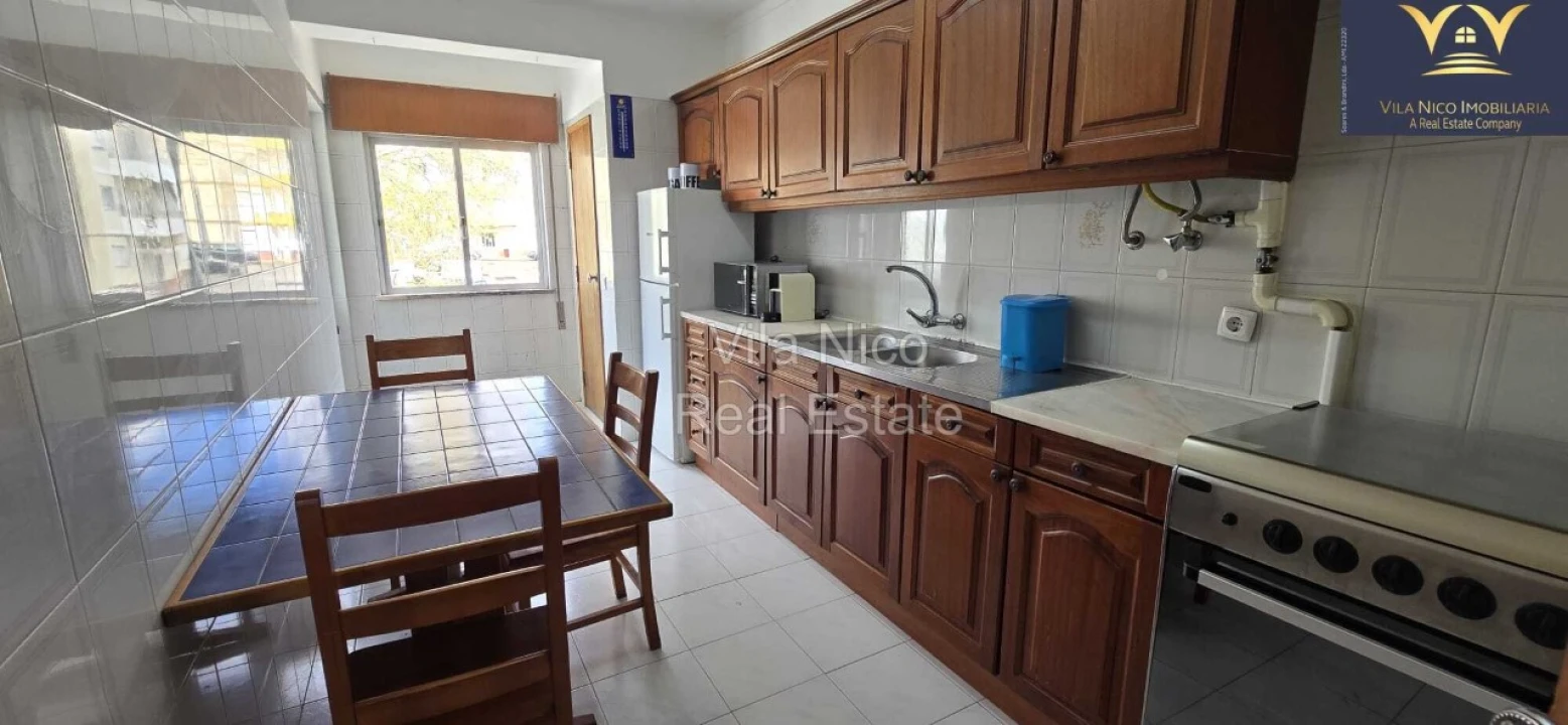 Apartamento T2 para Venda em Portimão Foto 3