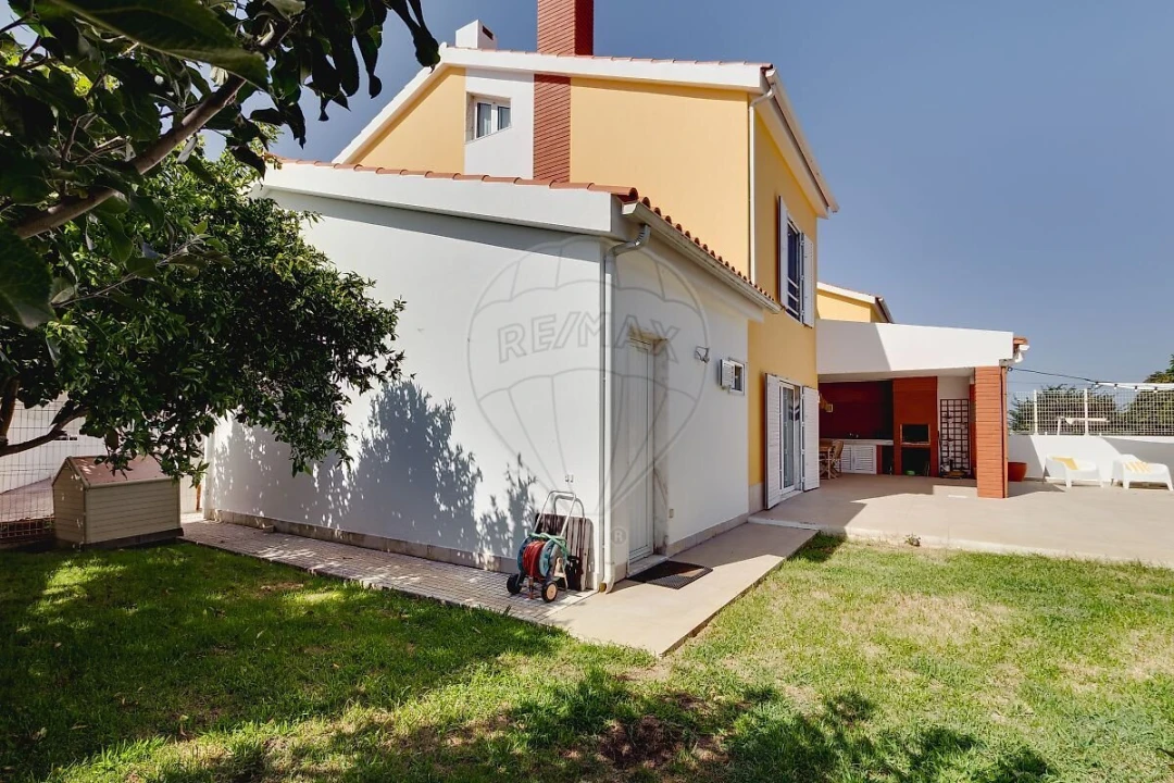 Moradia T5 para Venda em Santo Antonio da Charneca Foto 26