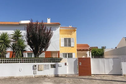 Moradia T5 para Venda em Santo Antonio da Charneca