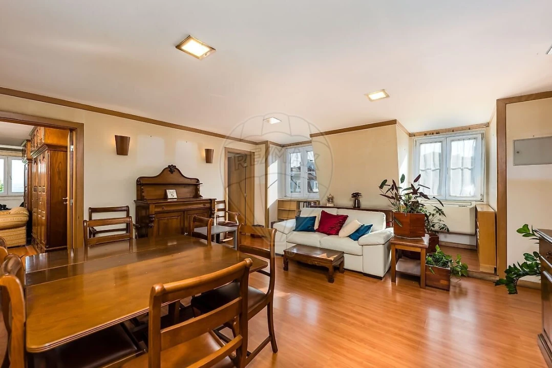 Apartamento T2 para Venda em Misericórdia Foto 5