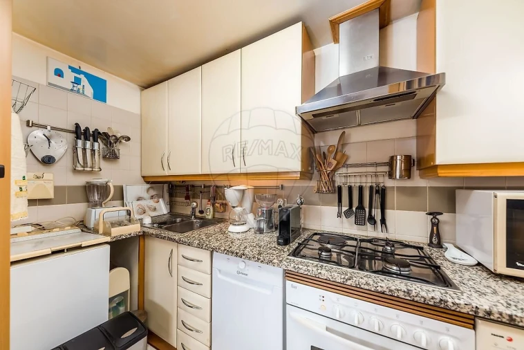 Apartamento T2 para Venda em Misericórdia Foto 7