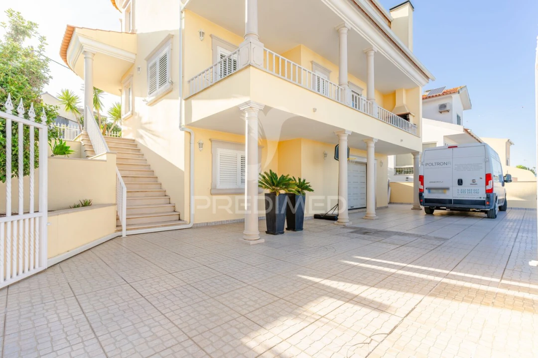 Moradia T4 para Venda em Charneca de Caparica e Sobreda Foto 30