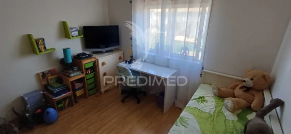Moradia T4 para Venda em Estômbar e Parchal