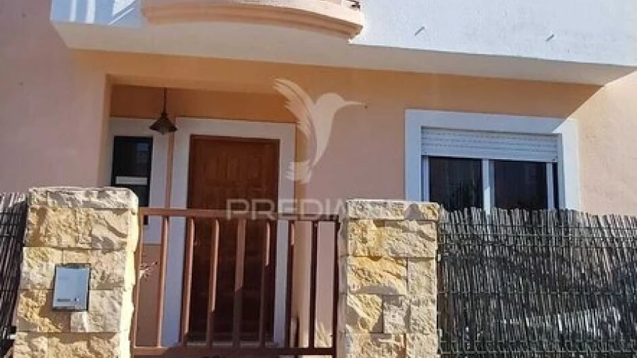 Moradia T4 para Venda em Estômbar e Parchal