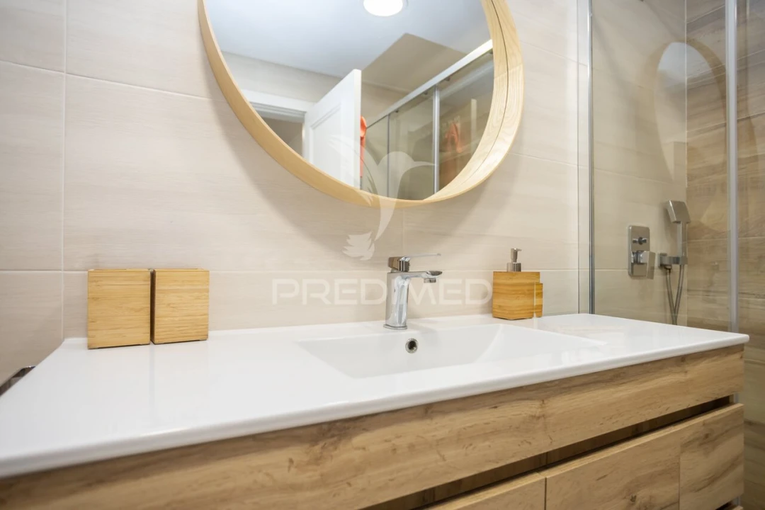 Apartamento T2 para Venda em Corroios Foto 9