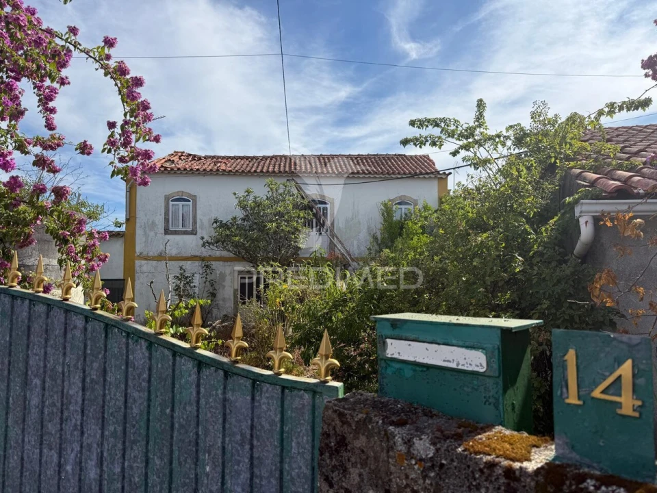 Moradia T4 para Venda em Chãos Foto 1
