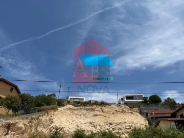 Moradia T3 para Venda em Esqueiros, Nevogilde e Travassós