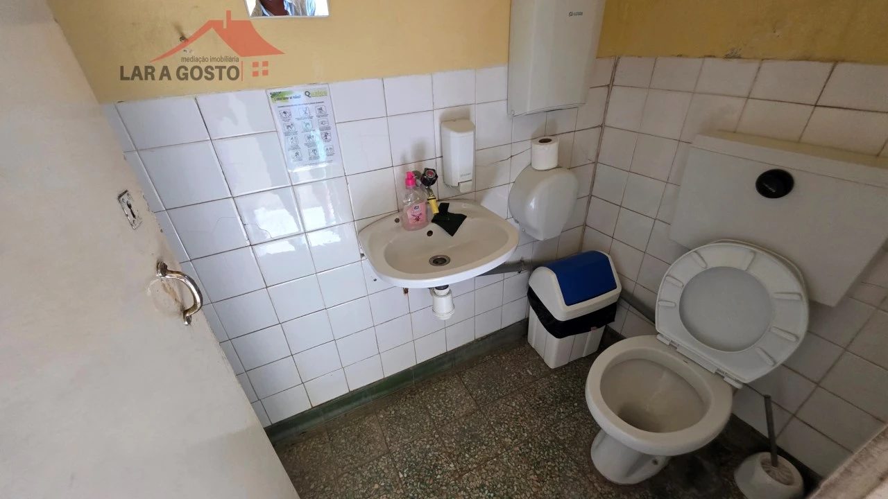 Moradia T7 para Venda em Lagoa Foto 45