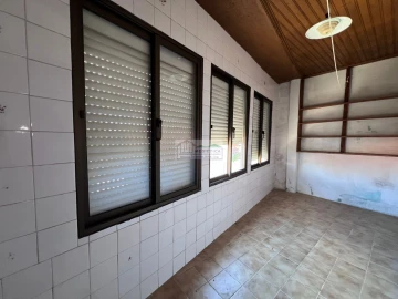 Moradia T4 para Venda em Cerejais