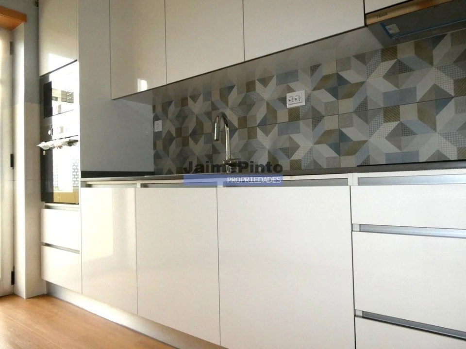 Apartamento T2 para Arrendamento em Rio Tinto Foto 1