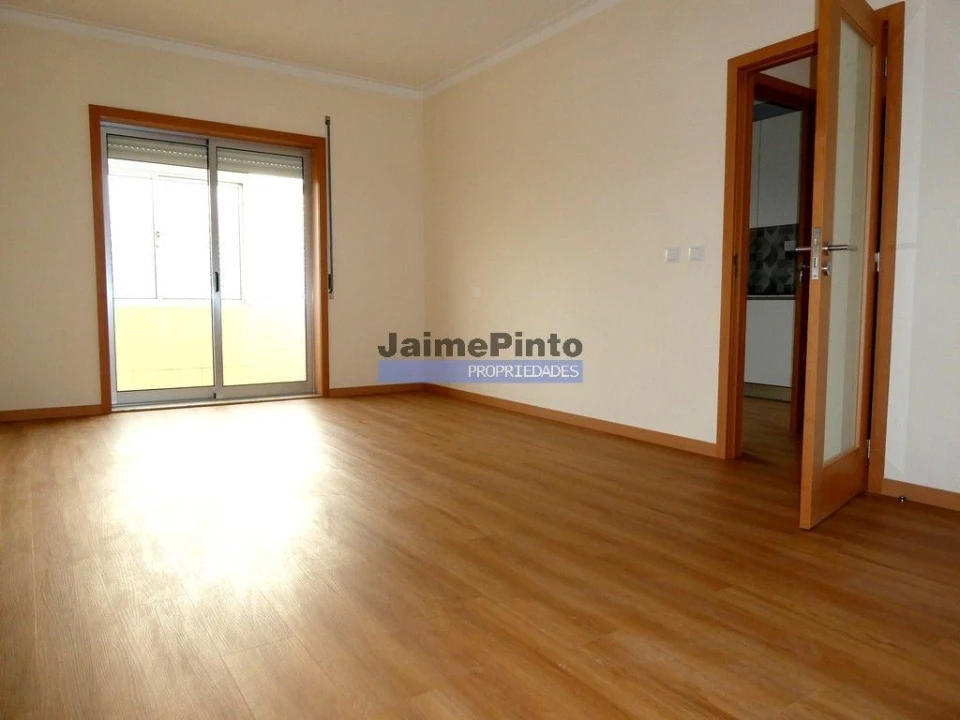 Apartamento T2 para Arrendamento em Rio Tinto Foto 5