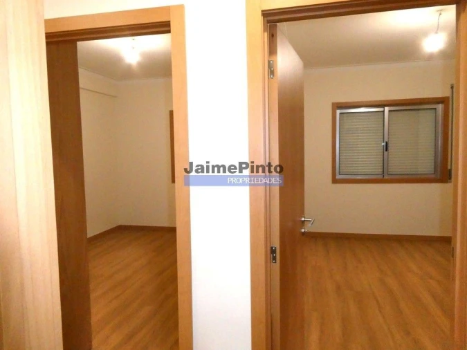 Apartamento T2 para Arrendamento em Rio Tinto Foto 8