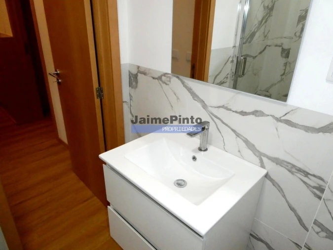 Apartamento T2 para Arrendamento em Rio Tinto Foto 9