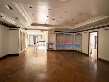 Loja para Arrendamento em Campo de Ourique