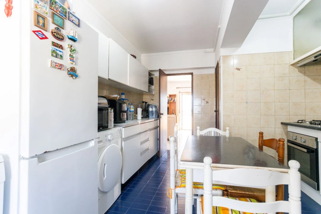 Apartamento T2 para Venda em Carregado e Cadafais Foto 12