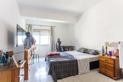 Apartamento T2 para Venda em Carregado e Cadafais